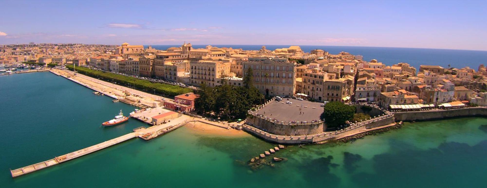 Maniace Sea View Apartment By Ortigia Apartments Syracuse Екстер'єр фото